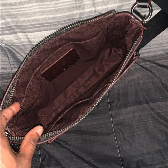 Coach CrossBody - Picture 4 of 5